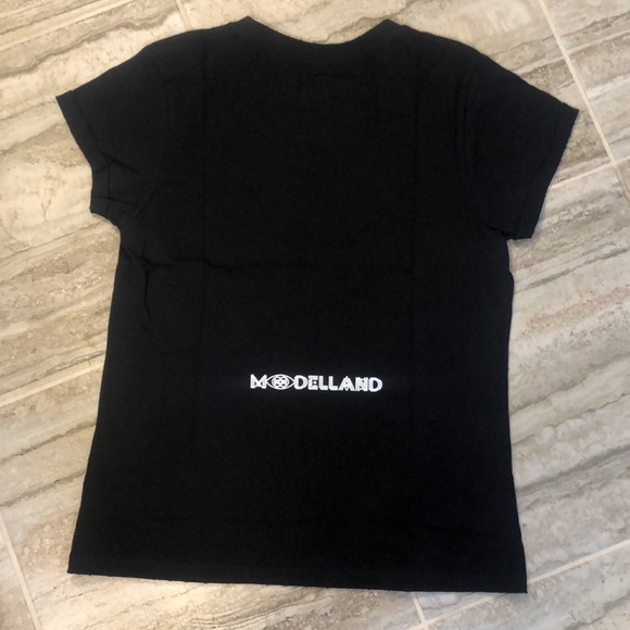 NWOT Tyra Banks ModelLand “__,but make it Fashion” Short Sleeve Tee Size Large - Picture 11 of 15